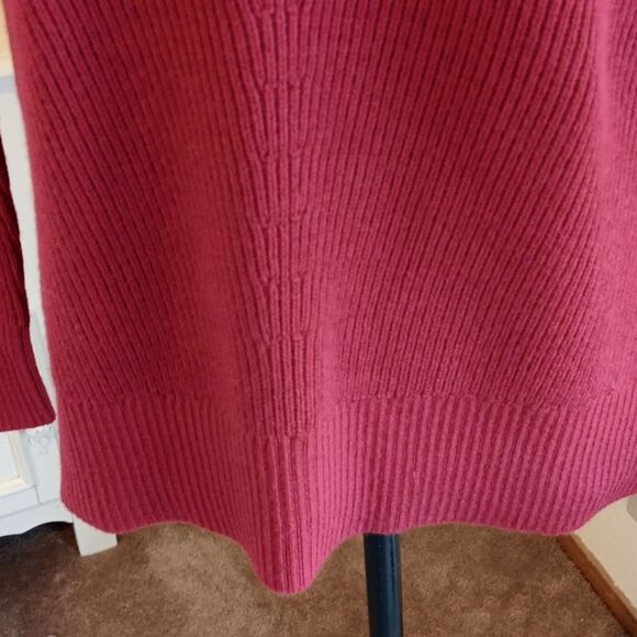 Athleta Hanover V-Neck  Red Ribbed Sweater. - Picture 4 of 10